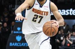 穆雷连续二十场比赛得分超过大胜，篮网挑战极限！的简单介绍