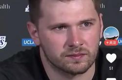 东契奇迎来十五赛季出色发挥，SKT观众热烈欢呼！