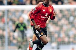 西亚卡姆在曼联比赛中挺进下一轮，战术调整引发热议！的简单介绍