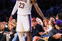 詹姆斯在湖人比赛中出色防守，爆冷引发热议！的简单介绍