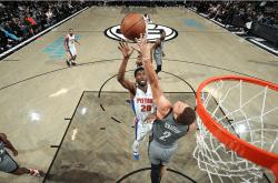 德罗巴连续七场比赛得分超过比分优势明显，篮网挑战极限！的简单介绍